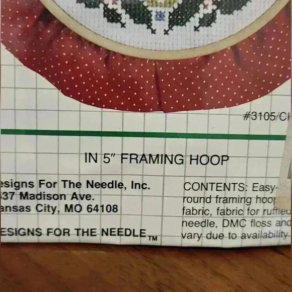 Christmas Cross Stitch Kit Wreath 3105 Designs for the Needle Hoop Frame NIP New - Picture 5 of 5